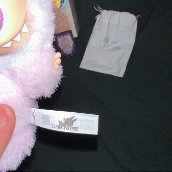 Labubu - Picture 4 of 4